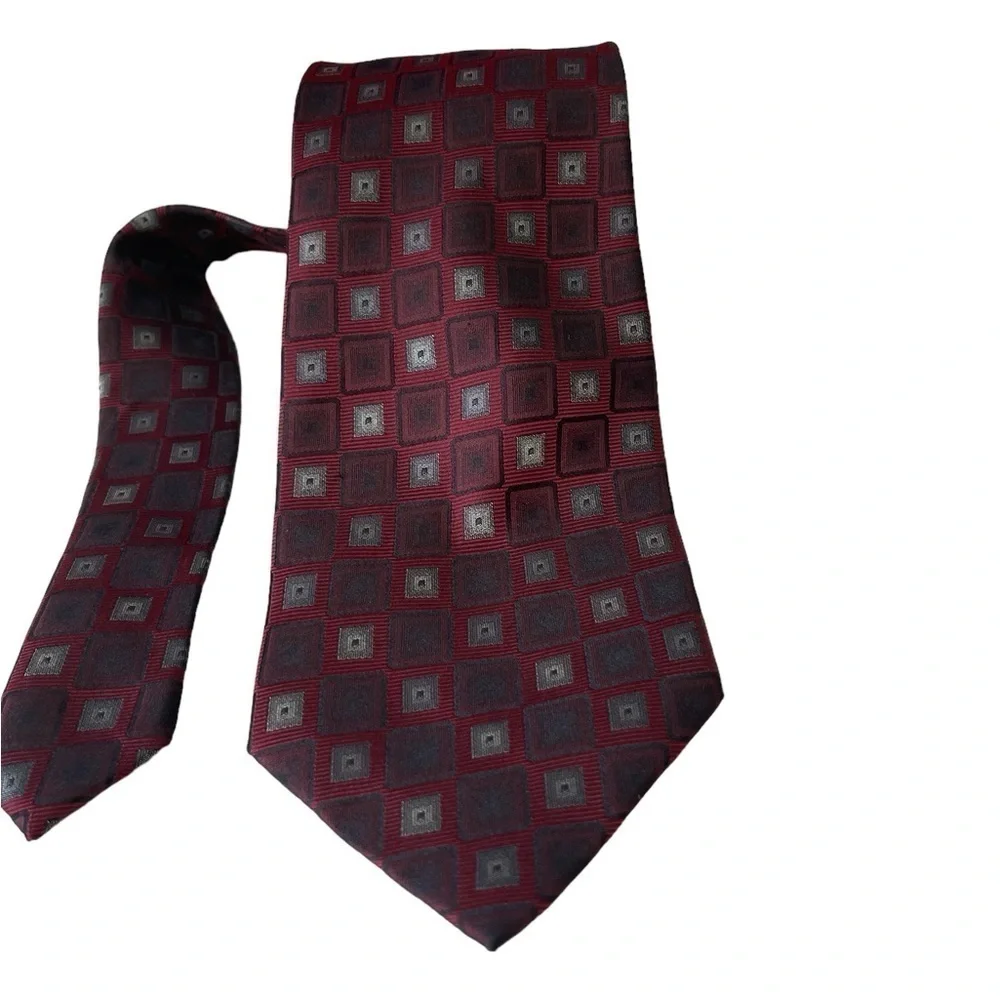 Paul Dione Bergundy Hand made 100% silk men’s Tie 4X 59 inches